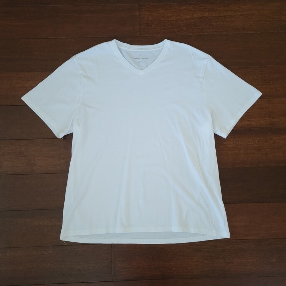 NWOT Everlane Uniform Mens Size XXL White V-Neck Organic Cotton Short Sleeve Tee - Picture 2 of 6